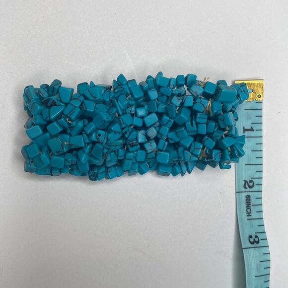 Women’s Turquoise Colored Chip/Stones Stretch Cuff Bracelet EUC OS - Picture 7 of 8